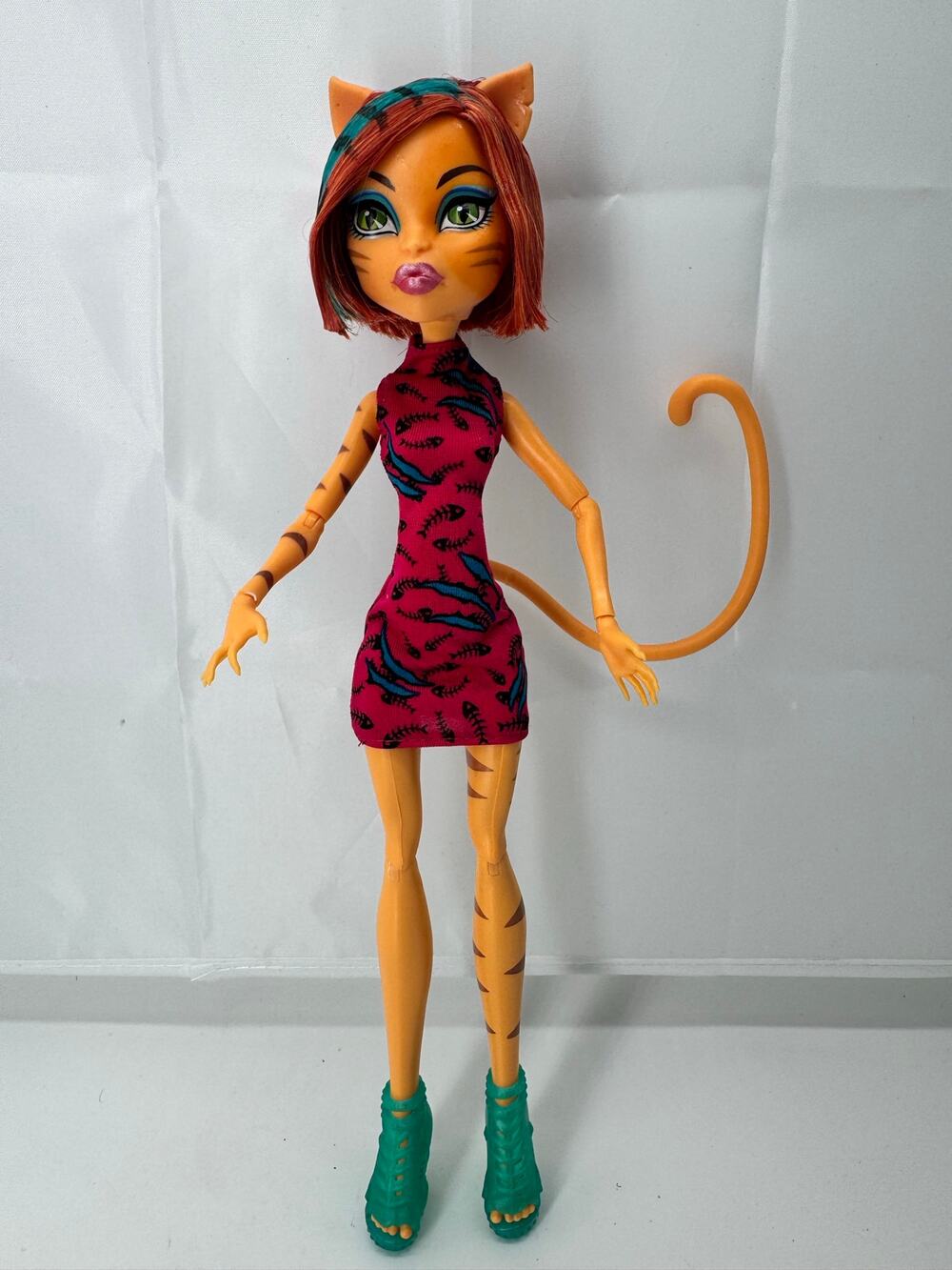 2011 Monster High Freaky Field Trip Toralei Stripe doll
